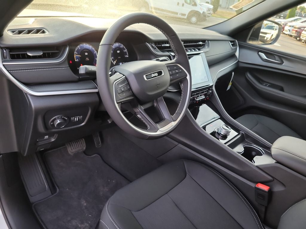 2025 Jeep Grand Cherokee Laredo X