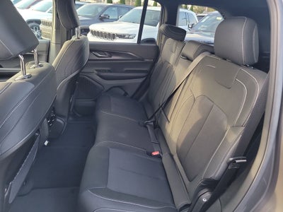 2025 Jeep Grand Cherokee GRAND CHEROKEE LAREDO X 4X2