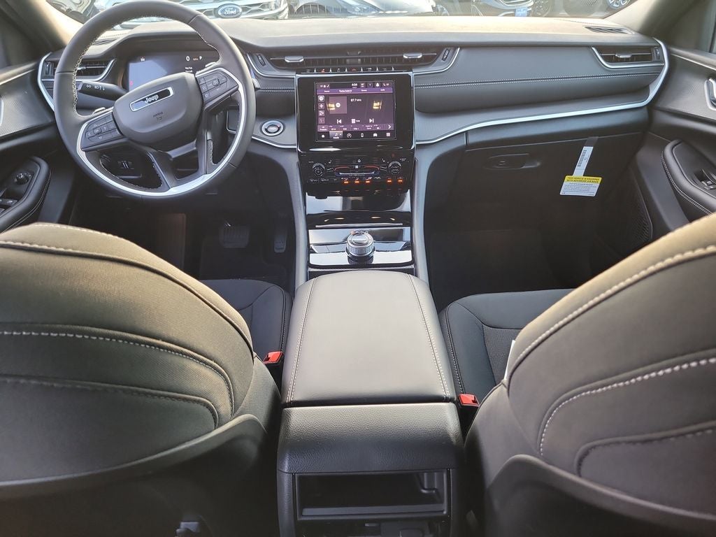 2025 Jeep Grand Cherokee GRAND CHEROKEE LAREDO X 4X2