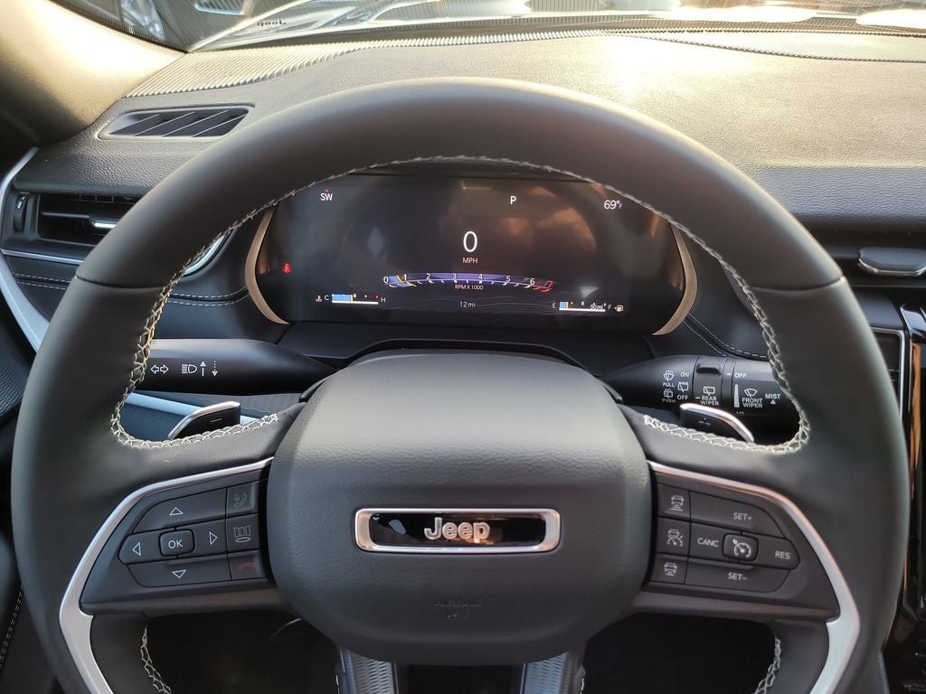 2025 Jeep Grand Cherokee GRAND CHEROKEE LAREDO X 4X2