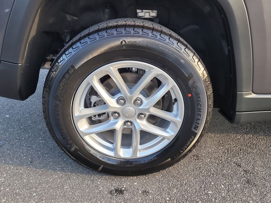 2025 Jeep Grand Cherokee GRAND CHEROKEE LAREDO X 4X2