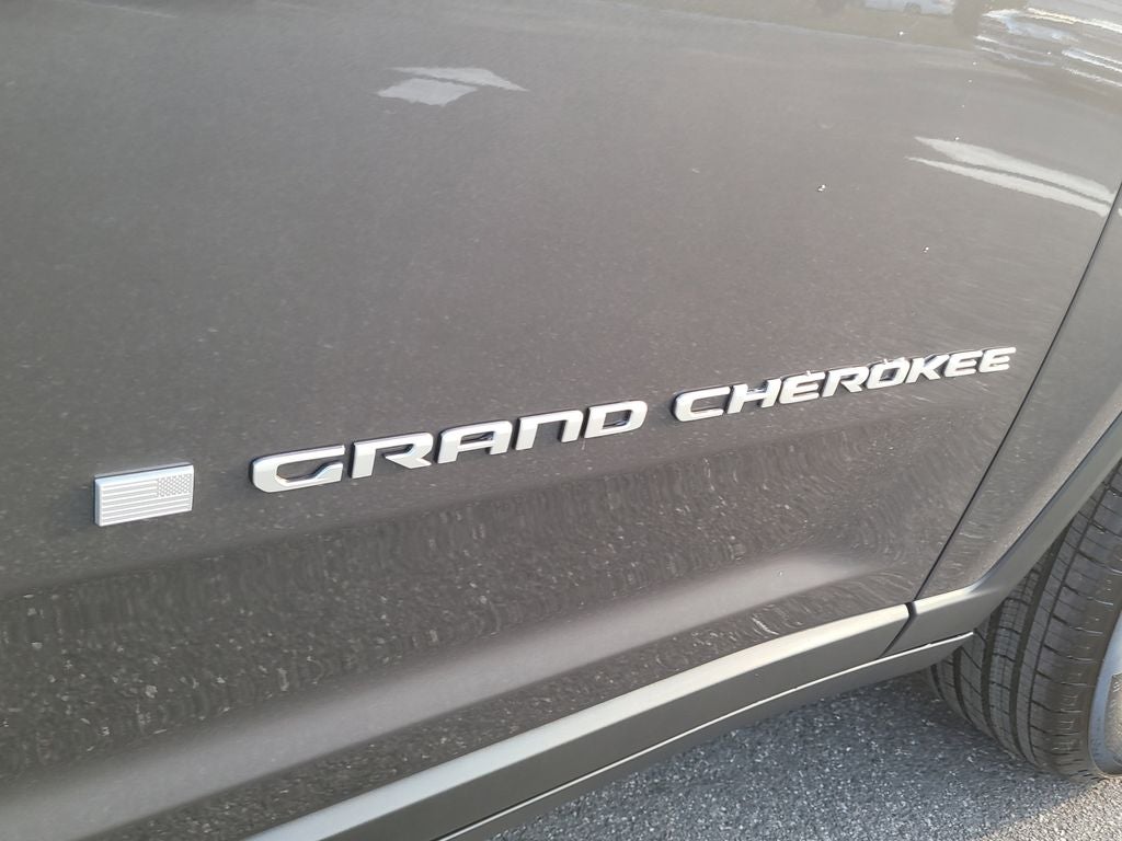 2025 Jeep Grand Cherokee GRAND CHEROKEE LAREDO X 4X2