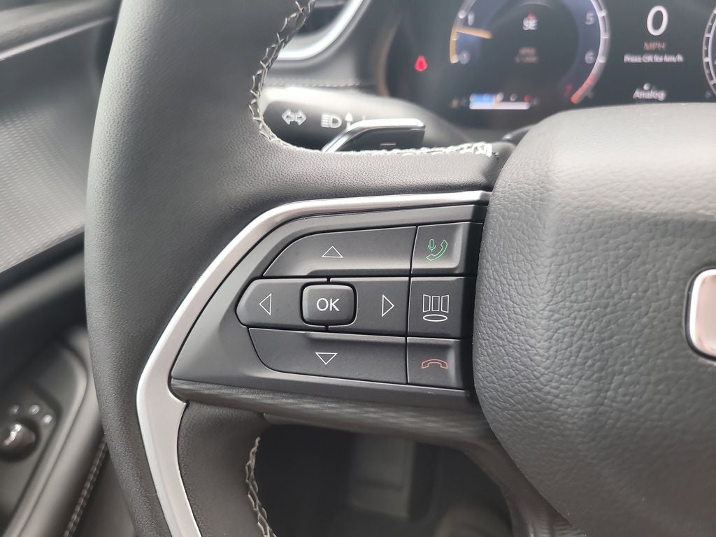 2026 Jeep Grand Cherokee Laredo