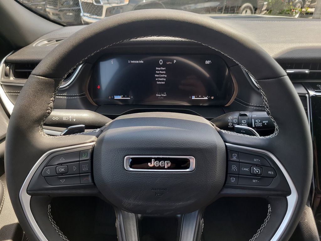 2026 Jeep Grand Cherokee Laredo