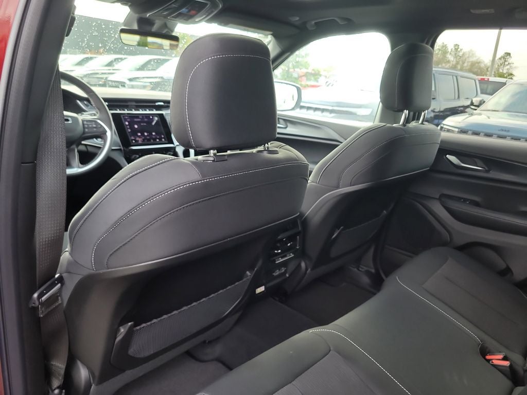 2026 Jeep Grand Cherokee Laredo