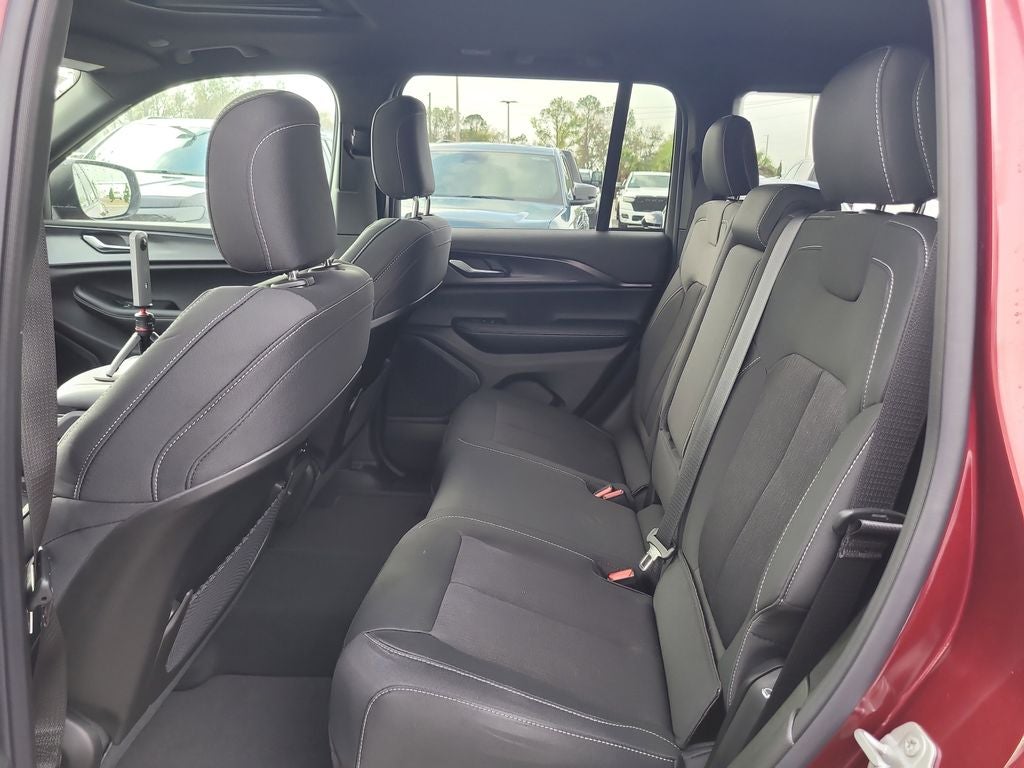 2026 Jeep Grand Cherokee Laredo