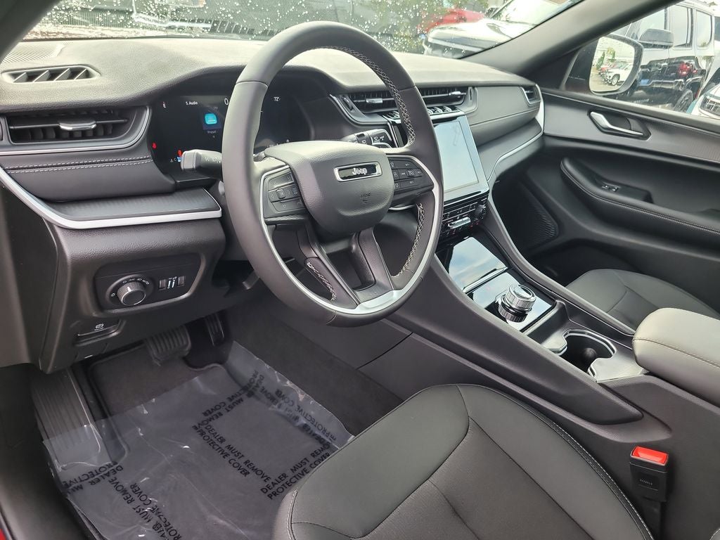 2026 Jeep Grand Cherokee Laredo