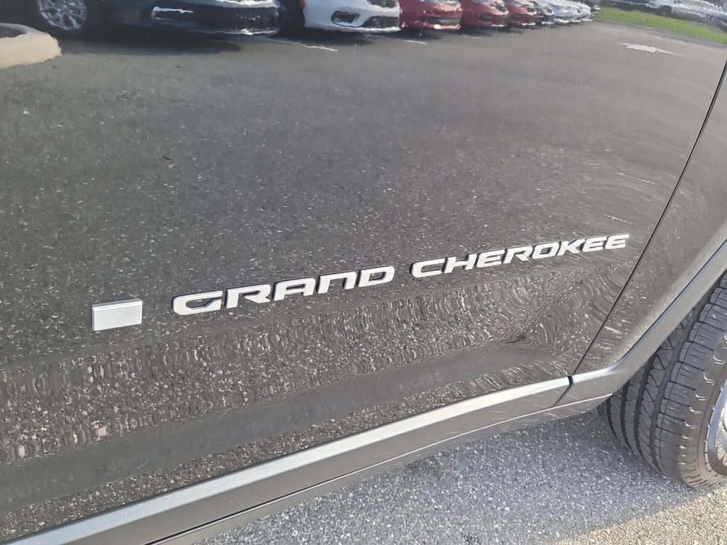 2025 Jeep Grand Cherokee Laredo