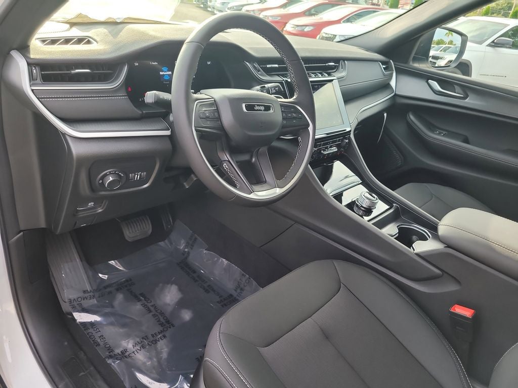 2025 Jeep Grand Cherokee L Laredo