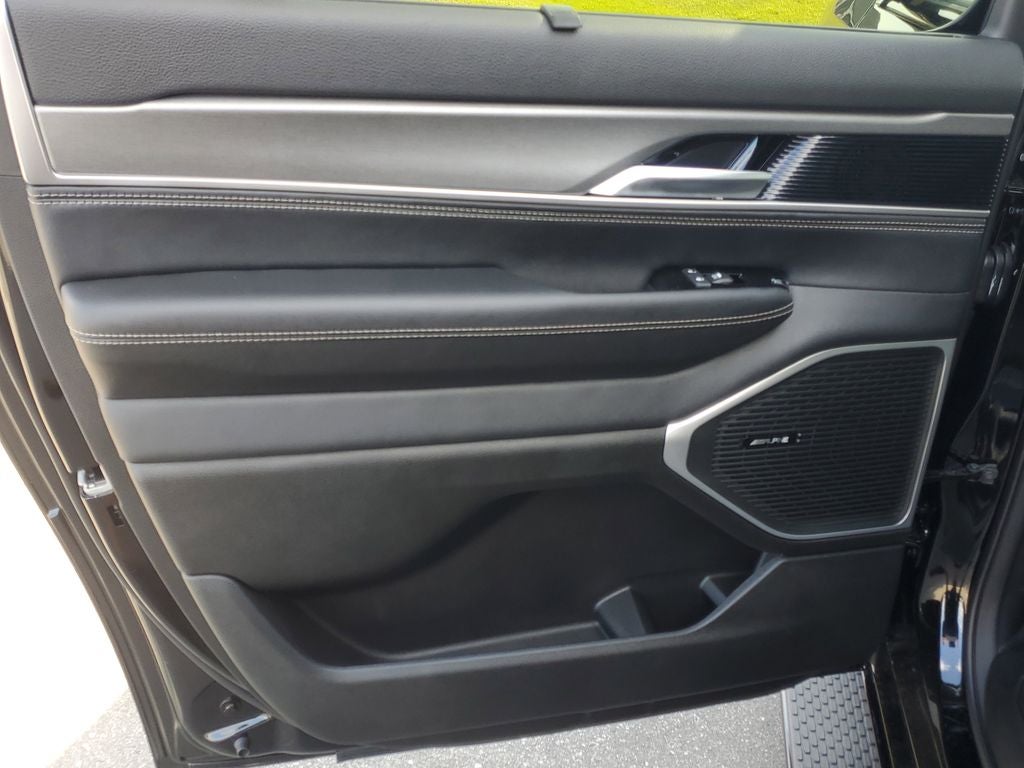 2025 Jeep Wagoneer L Series II