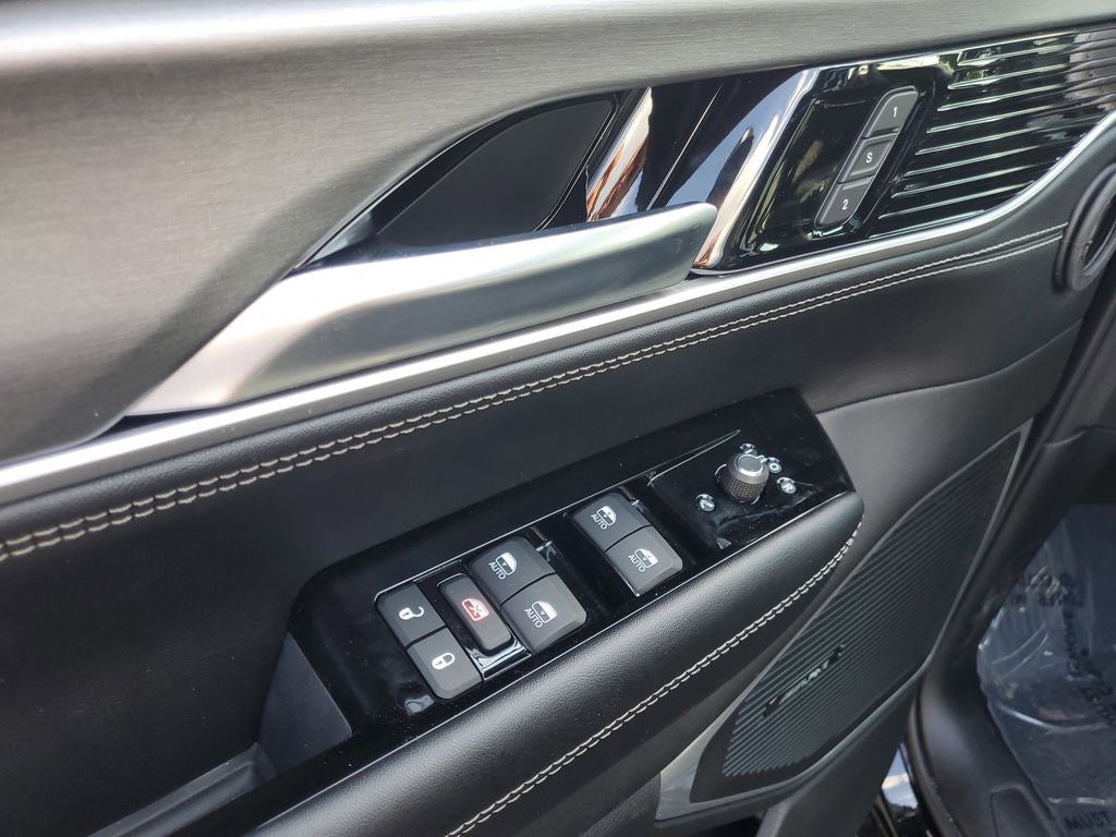 2025 Jeep Wagoneer L Series II