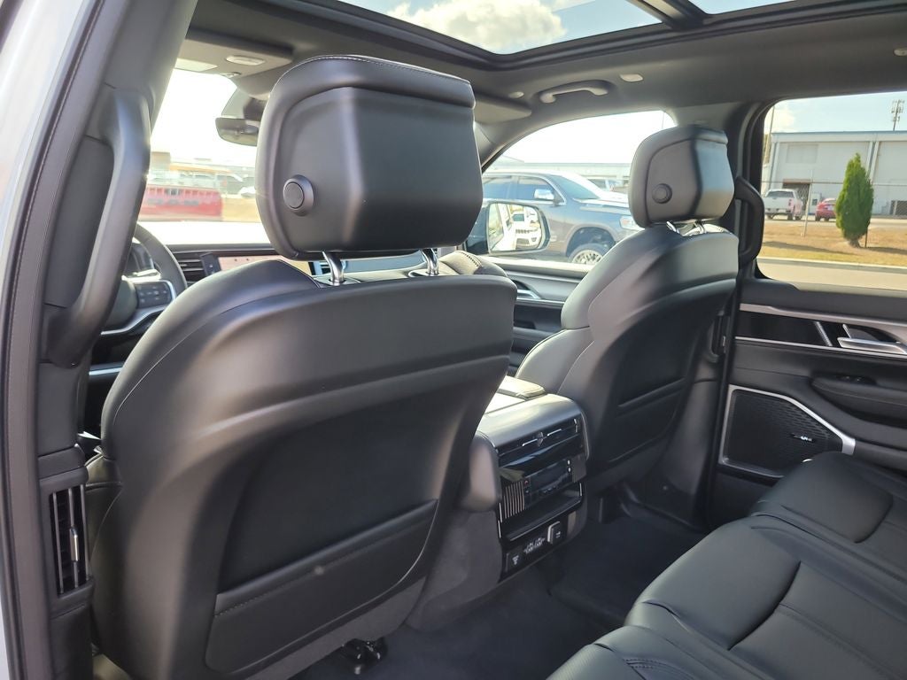 2026 Jeep Grand Wagoneer Base