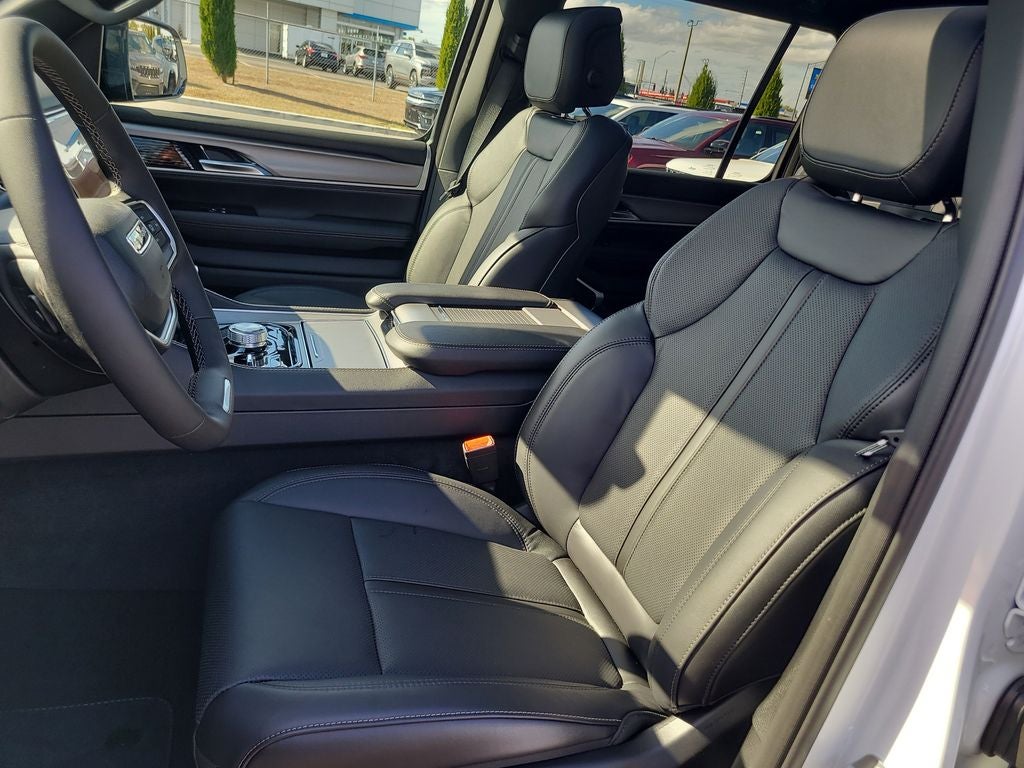 2026 Jeep Grand Wagoneer Base