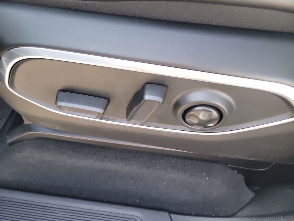 2026 Jeep Grand Wagoneer Base