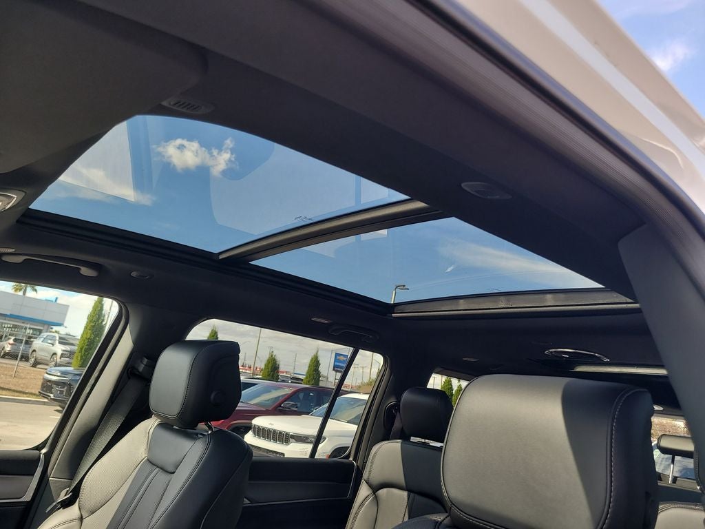 2026 Jeep Grand Wagoneer Base