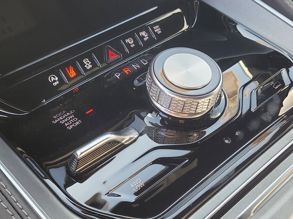 2026 Jeep Grand Wagoneer Base