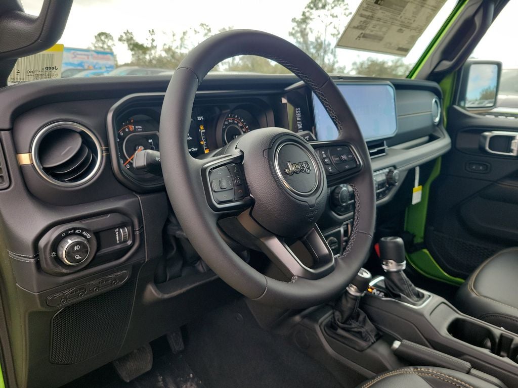 2026 Jeep Gladiator GLADIATOR SAHARA 4X4