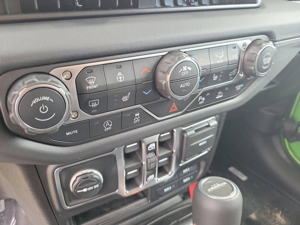 2026 Jeep Gladiator GLADIATOR SAHARA 4X4