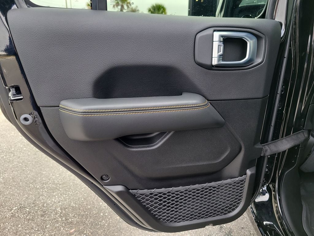 2026 Jeep Gladiator GLADIATOR SAHARA 4X4