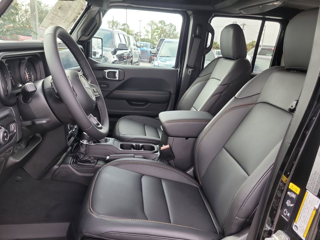 2026 Jeep Gladiator GLADIATOR SAHARA 4X4