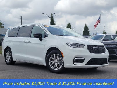 2024 Chrysler Pacifica Touring L