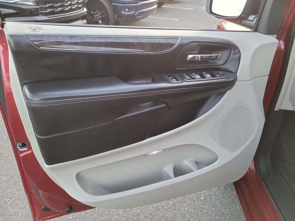 2015 Chrysler Town & Country Touring