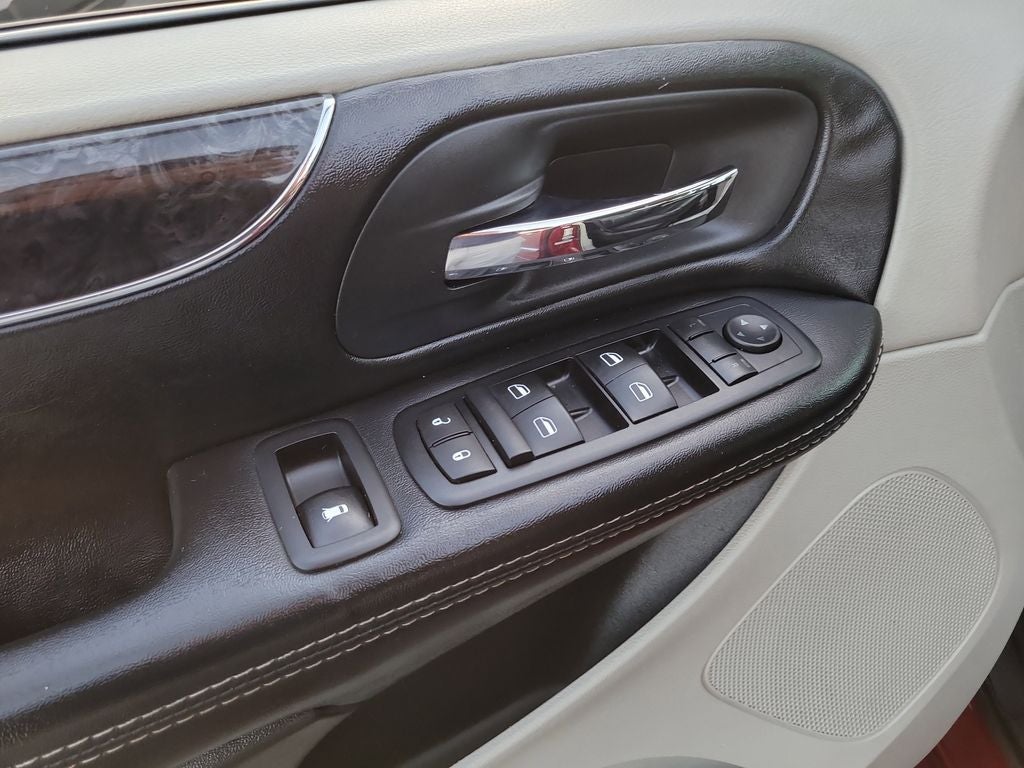 2015 Chrysler Town & Country Touring