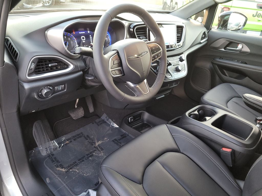 2026 Chrysler Voyager LX