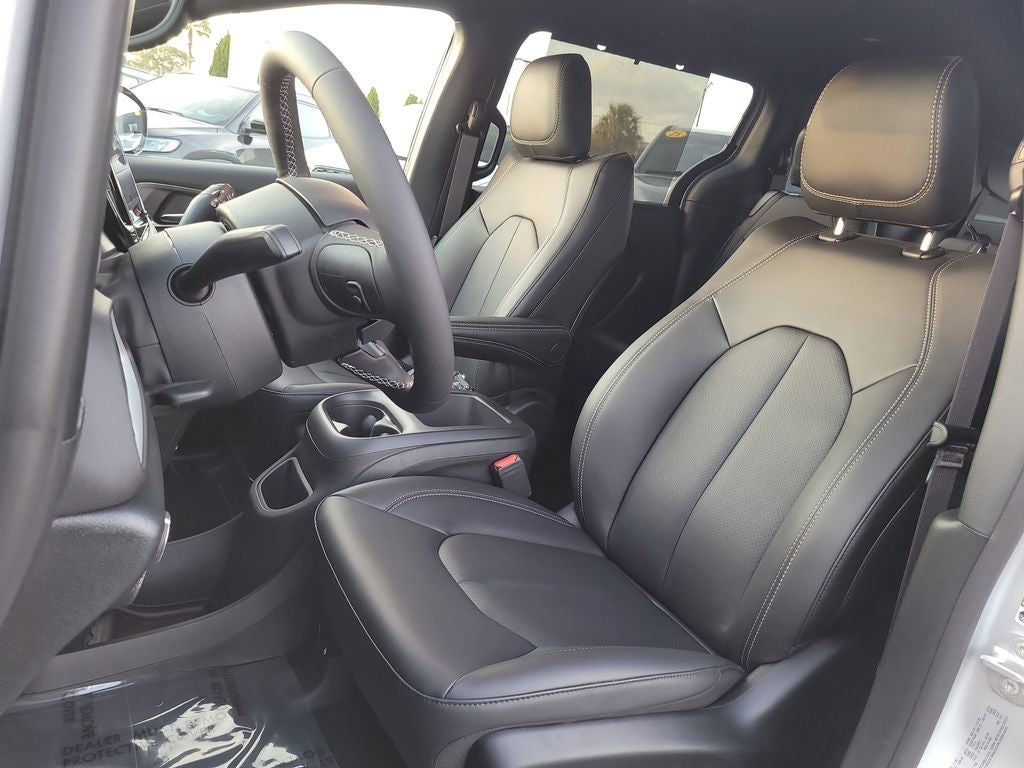 2026 Chrysler Voyager LX