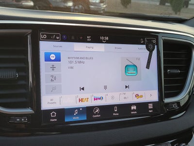 2026 Chrysler Voyager LX