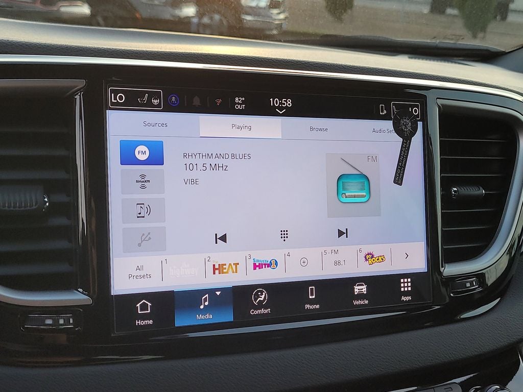 2026 Chrysler Voyager LX