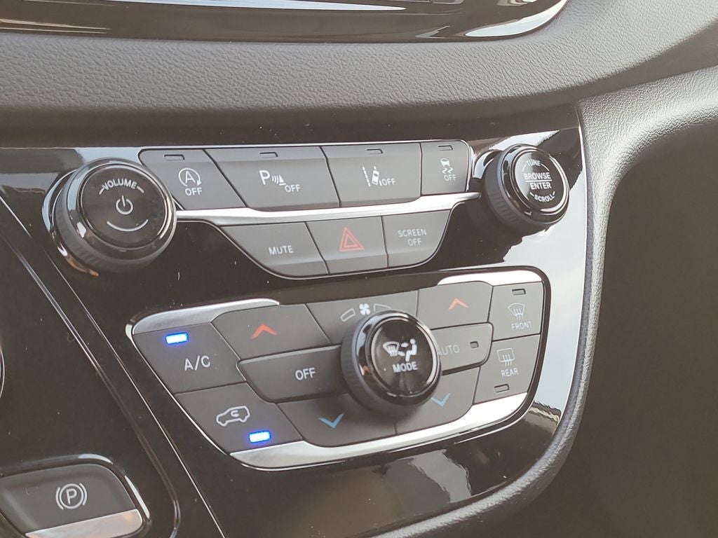 2026 Chrysler Voyager LX