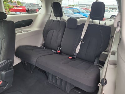 2024 Chrysler Voyager LX