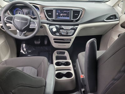 2024 Chrysler Voyager LX