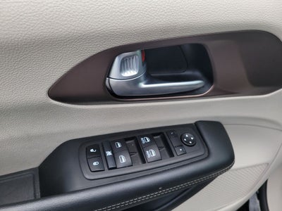2024 Chrysler Voyager LX