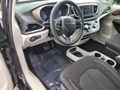 2024 Chrysler Voyager LX