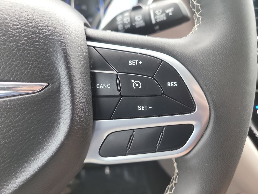 2024 Chrysler Voyager LX