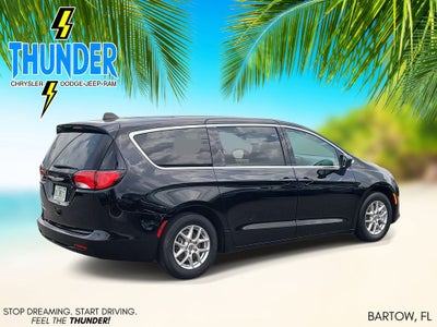 2024 Chrysler Voyager LX
