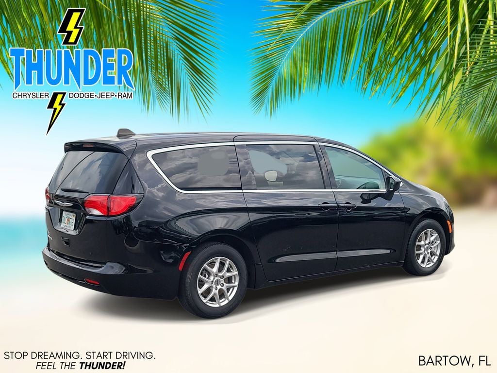 2024 Chrysler Voyager LX
