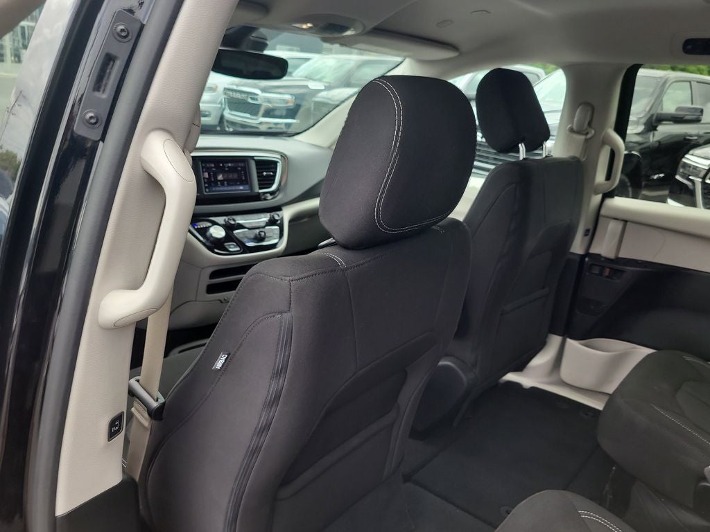 2024 Chrysler Voyager LX