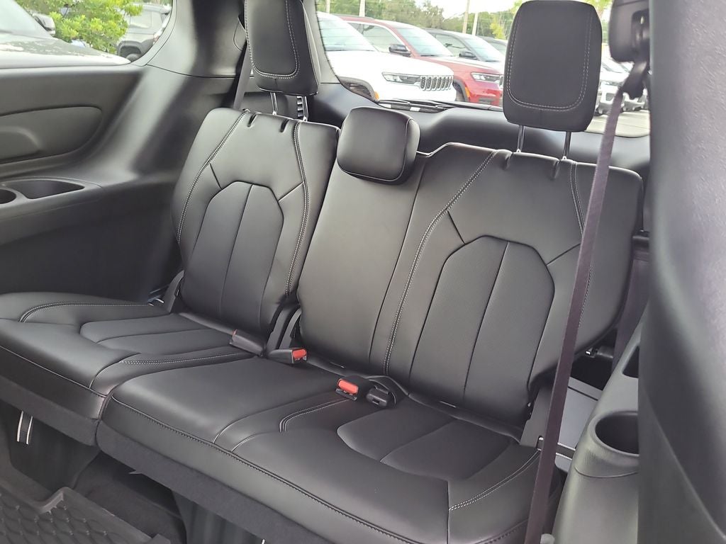 2026 Chrysler Voyager LX