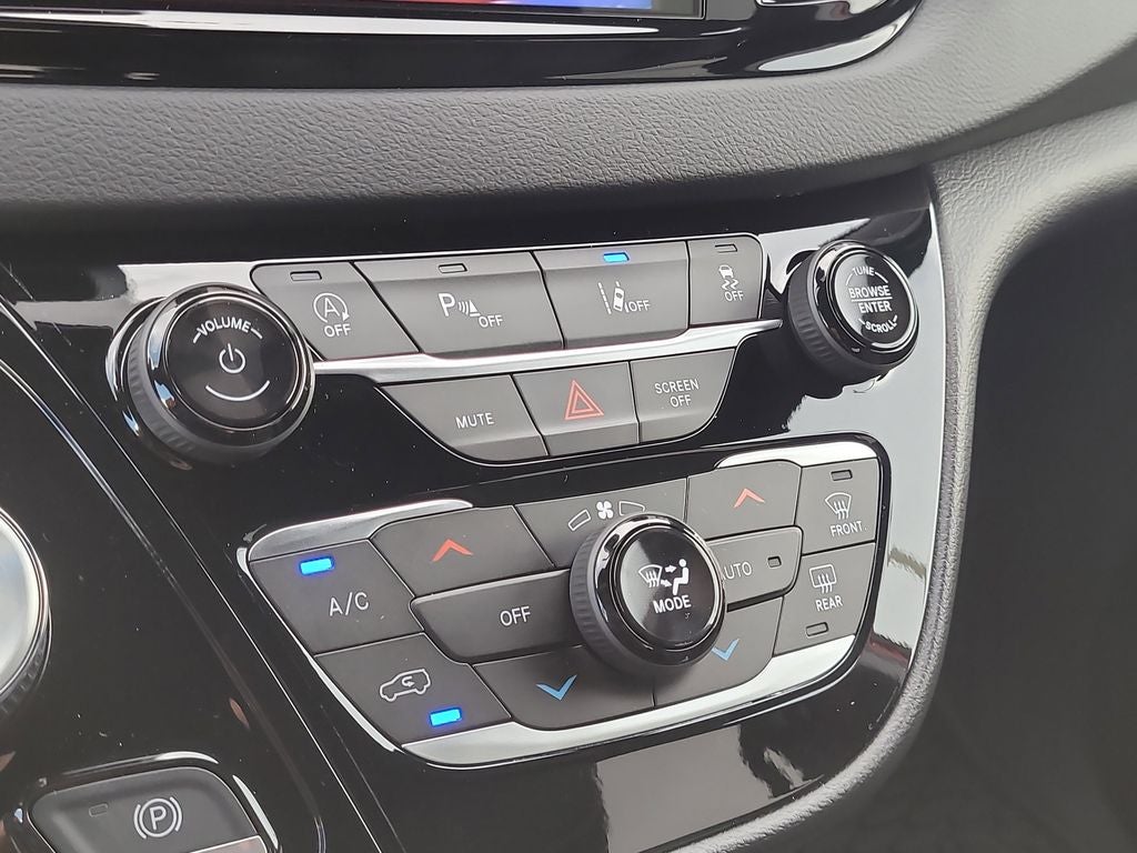 2026 Chrysler Voyager LX