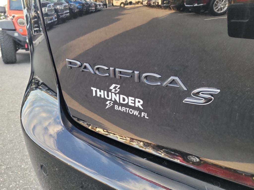 2025 Chrysler Pacifica Limited