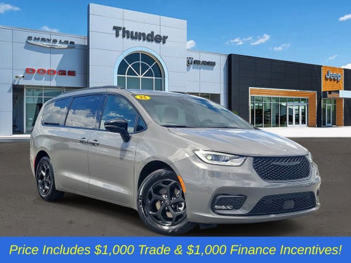 2025 Chrysler Pacifica Hybrid Select