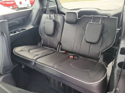 2025 Chrysler Pacifica Hybrid Select