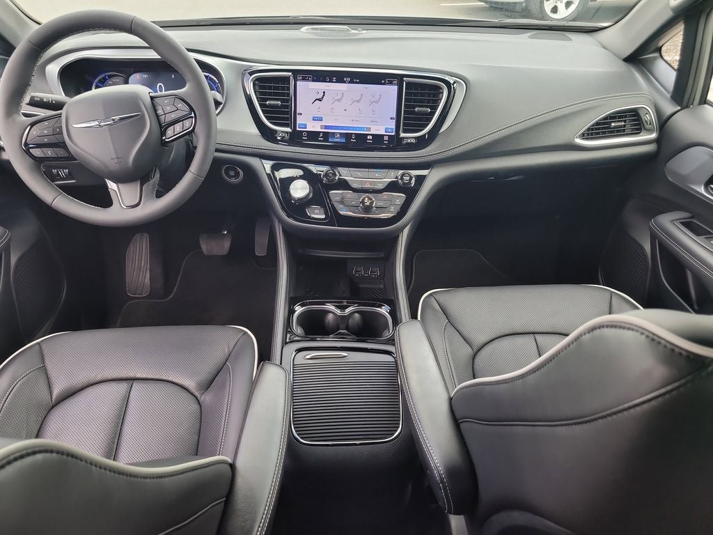 2025 Chrysler Pacifica Hybrid Select
