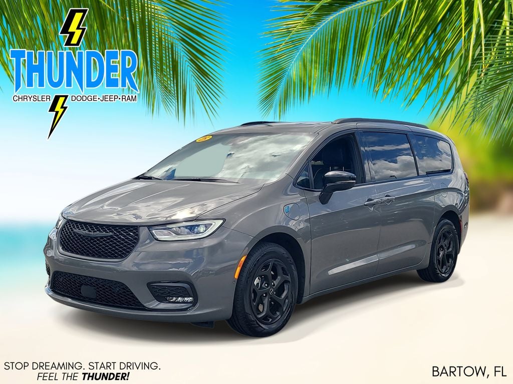 2025 Chrysler Pacifica Hybrid Select