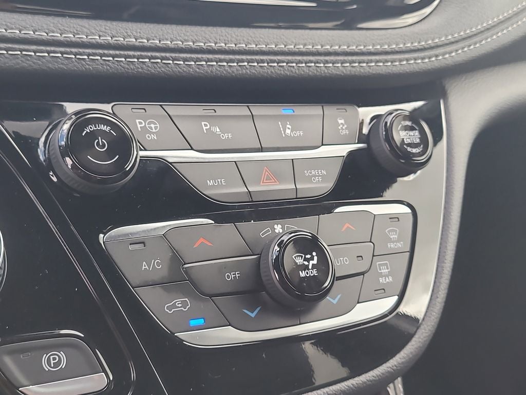 2025 Chrysler Pacifica Hybrid Select