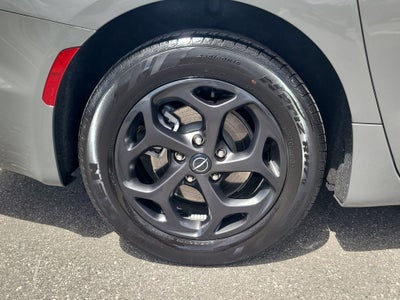 2025 Chrysler Pacifica Hybrid Select