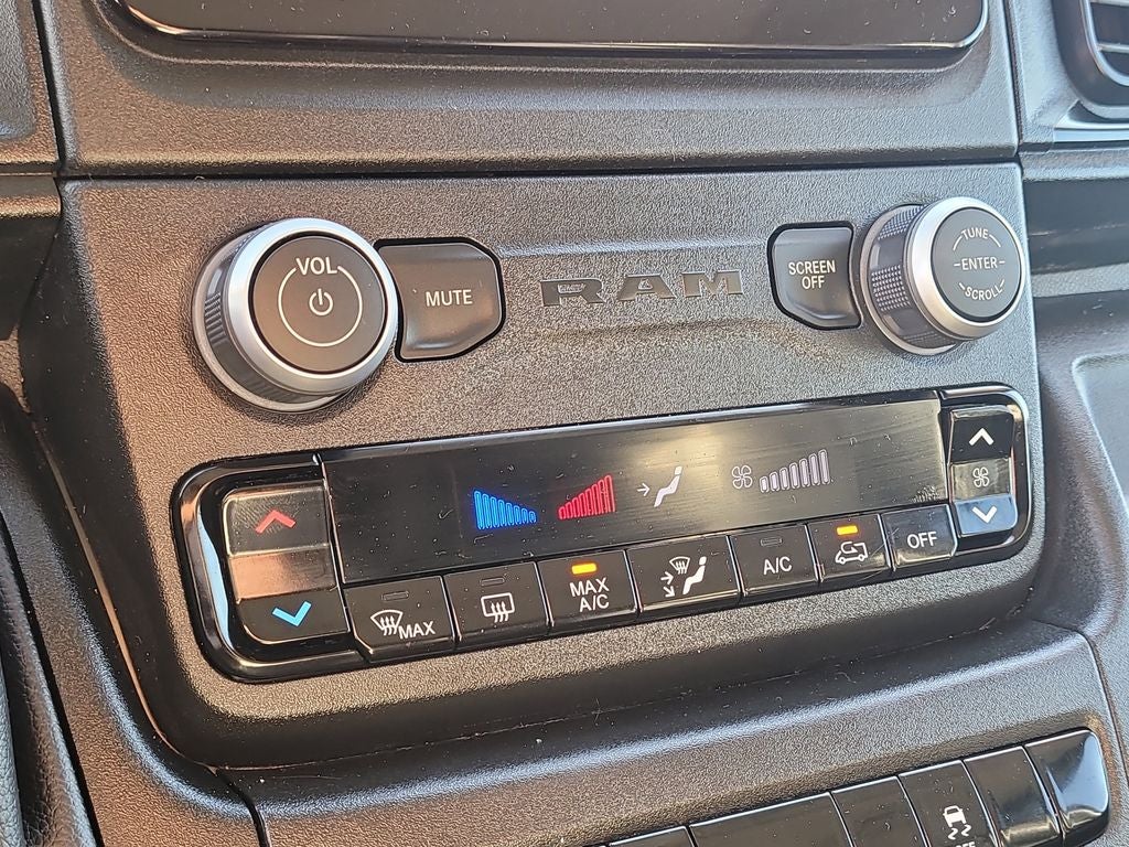 2024 RAM ProMaster 1500 Low Roof 136 WB